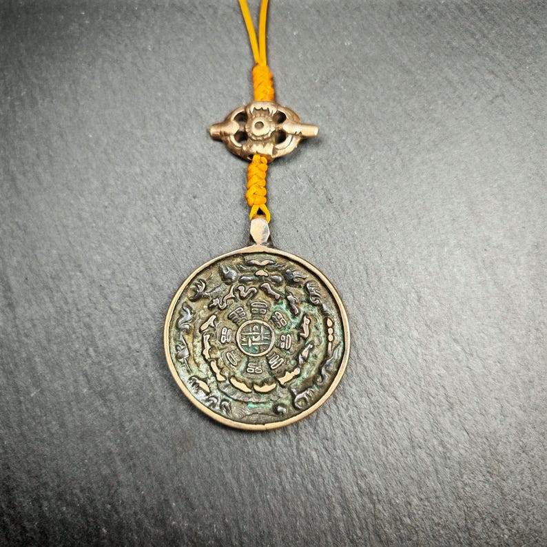 Amulet Sipaho Badge - Melong Mirror Calendar,45mm - Gandhanra-ART