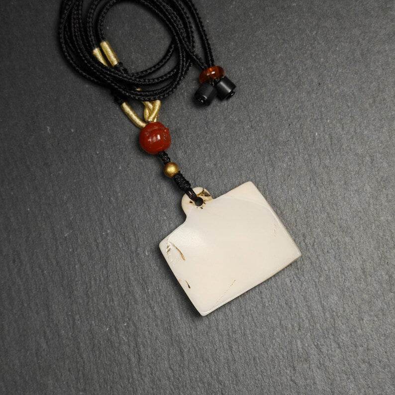 Amulet Badge with Tibetan Letters - Gandhanra-ART