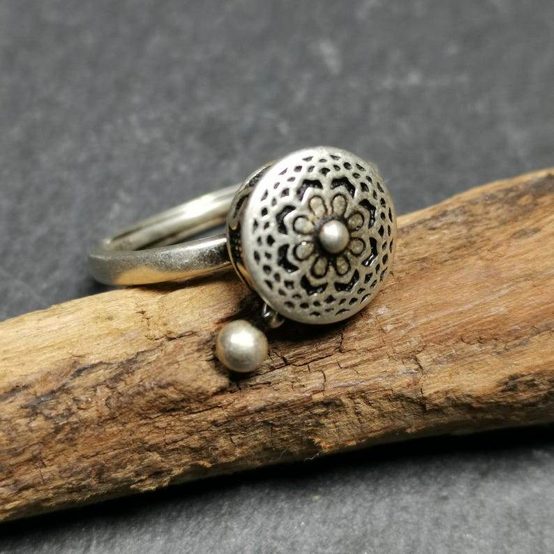 Silver Prayer Wheel Ring - Gandhanra-ART