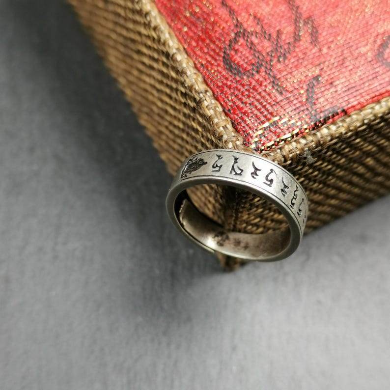 Silver Ring | Amitayus Ring and Mantra - Gandhanra-ART