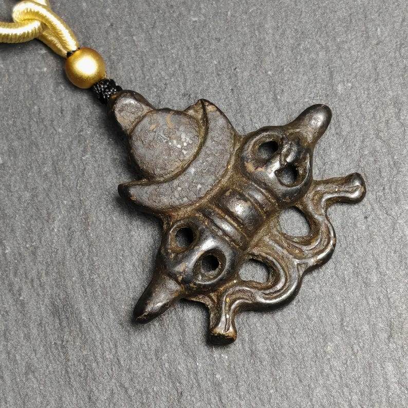 Mani Jewel and Vajra Amulet - Gandhanra-ART
