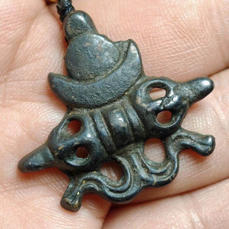 Mani Jewel and Vajra Amulet - Gandhanra-ART