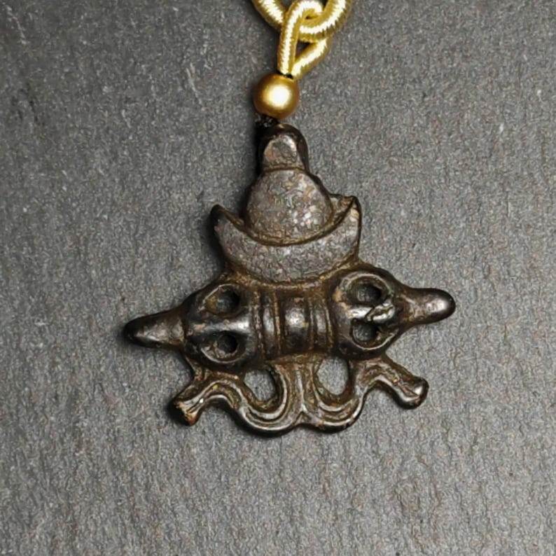 Mani Jewel and Vajra Amulet - Gandhanra-ART