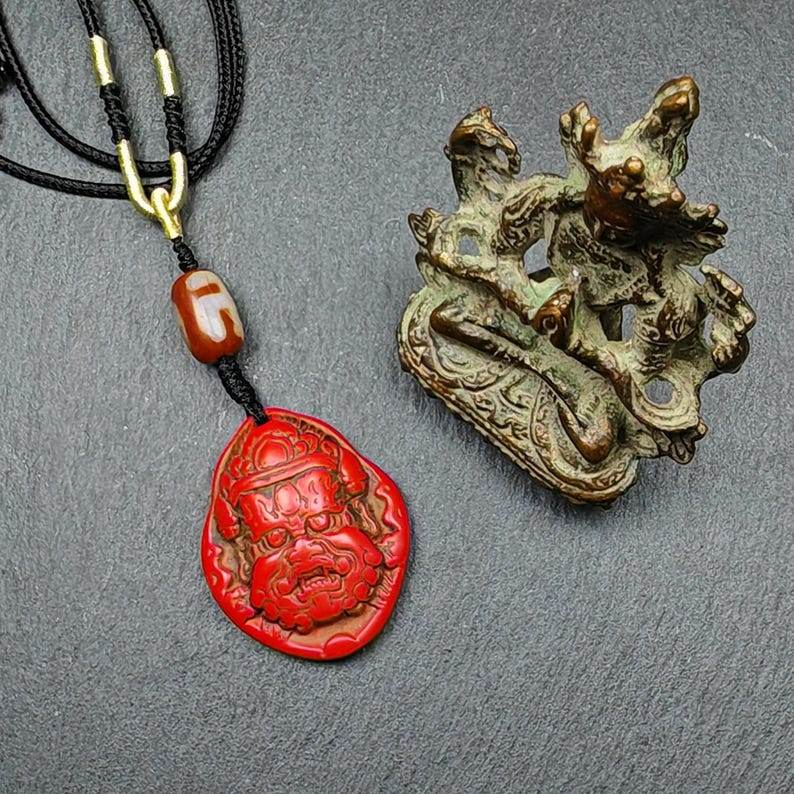 Old Cinnabar Mahakala Amulet with Dzi Bead - Gandhanra-ART