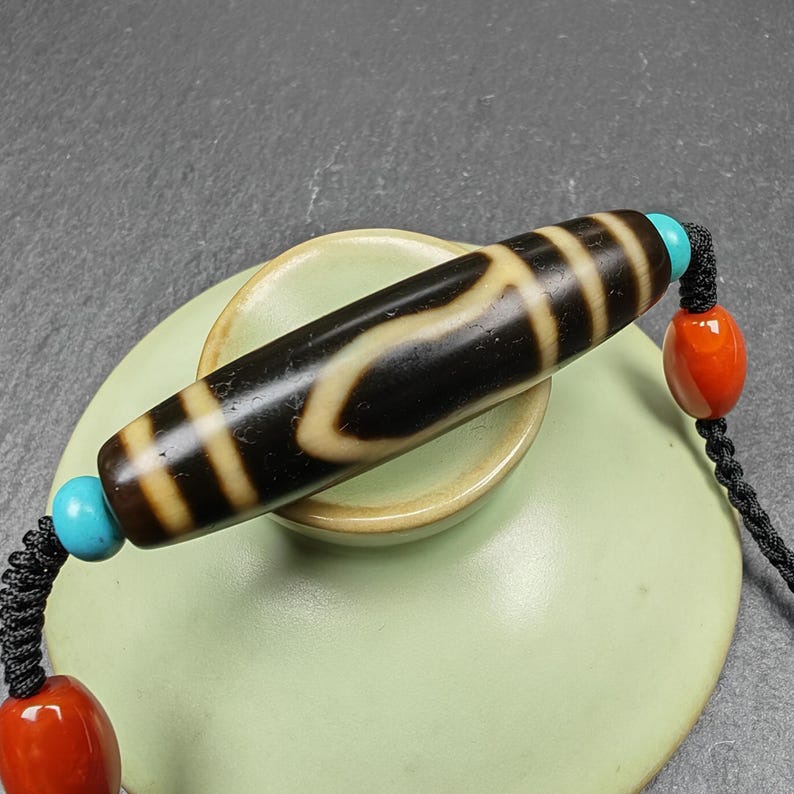 1 Eye Mountain Dzi Bead Necklace,1.8" x 0.5"