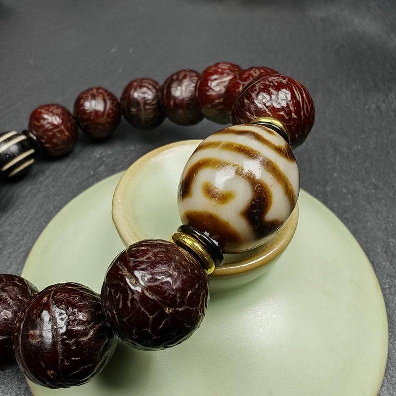 Tibetan Lotus Darlo Dzi Wrist Mala with Old Bodhi Beads - Gandhanra-ART
