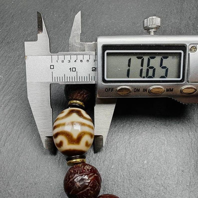 Tibetan Lotus Darlo Dzi Wrist Mala with Old Bodhi Beads - Gandhanra-ART