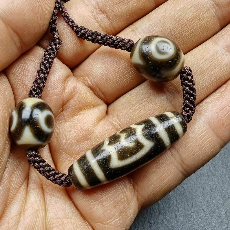Tibetan Dzi Necklace - Garuda Dzi + 3 Eyes Dalo Dzi Amulet - Gandhanra-ART