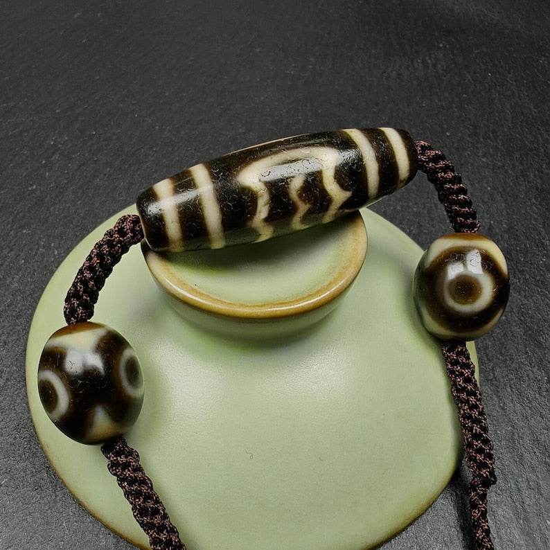 Tibetan Dzi Necklace - Garuda Dzi + 3 Eyes Dalo Dzi Amulet - Gandhanra-ART