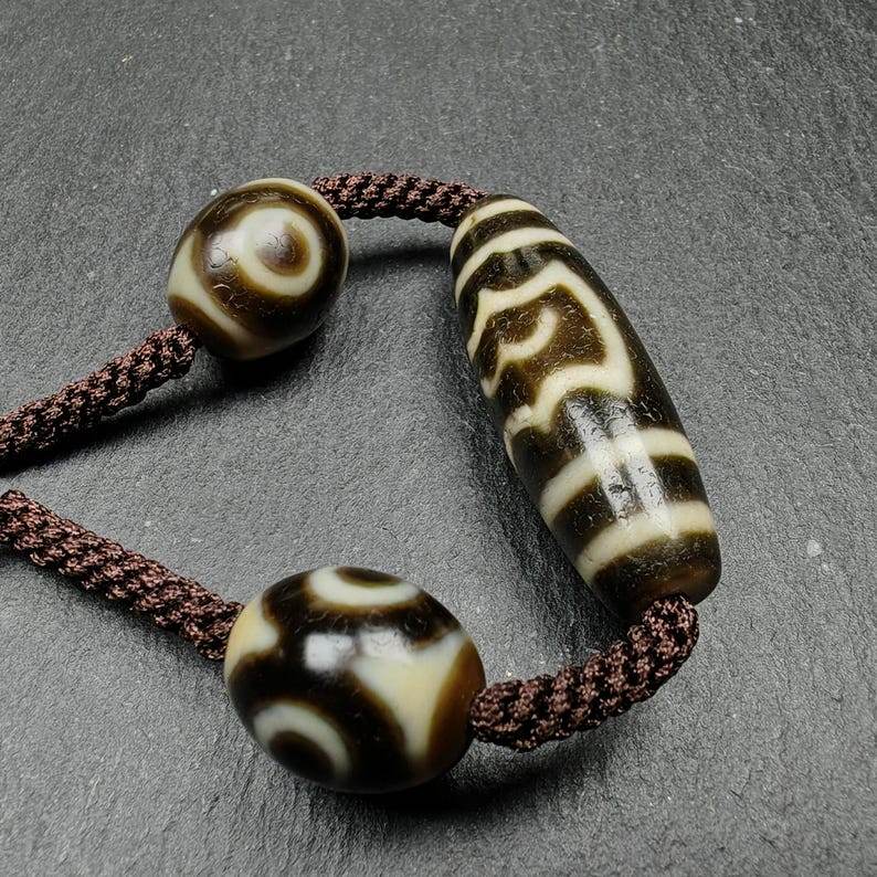 Tibetan Dzi Necklace - Garuda Dzi + 3 Eyes Dalo Dzi Amulet - Gandhanra-ART