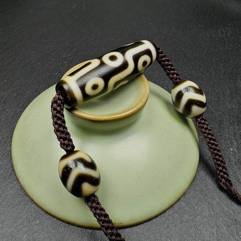 Tibetan Dzi Necklace,9 Eyes Dzi + 2 Wave Darlo Dzi Beads Amulet - Gandhanra-ART