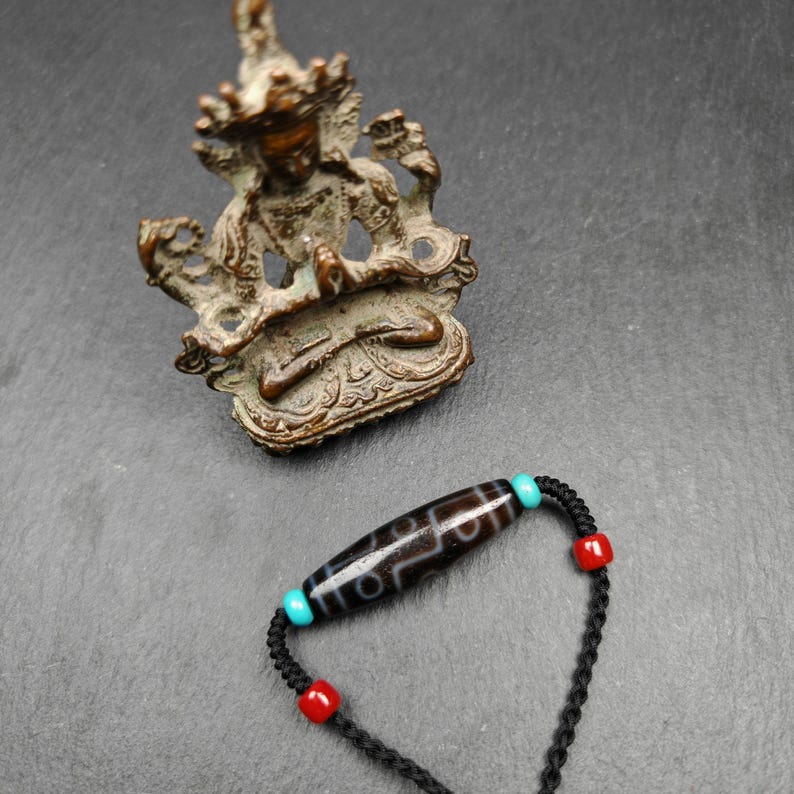 Tibetan 9 Eyes Dzi Bead Necklace,1.5" x 0.4"