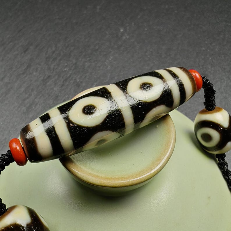 8 Eyes Dzi + Mandala 3 eyes Dzi Beads Amulet