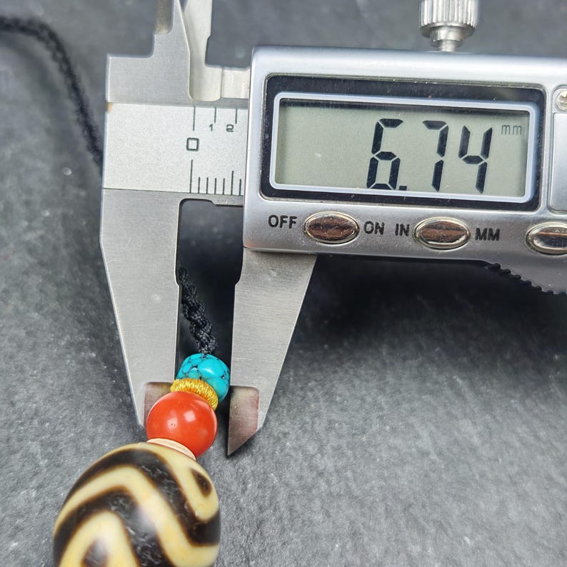 Wave Darlo Dzi Bead Necklace | Tibetan Dzi Amulet 20*18mm Gandhanra-ART