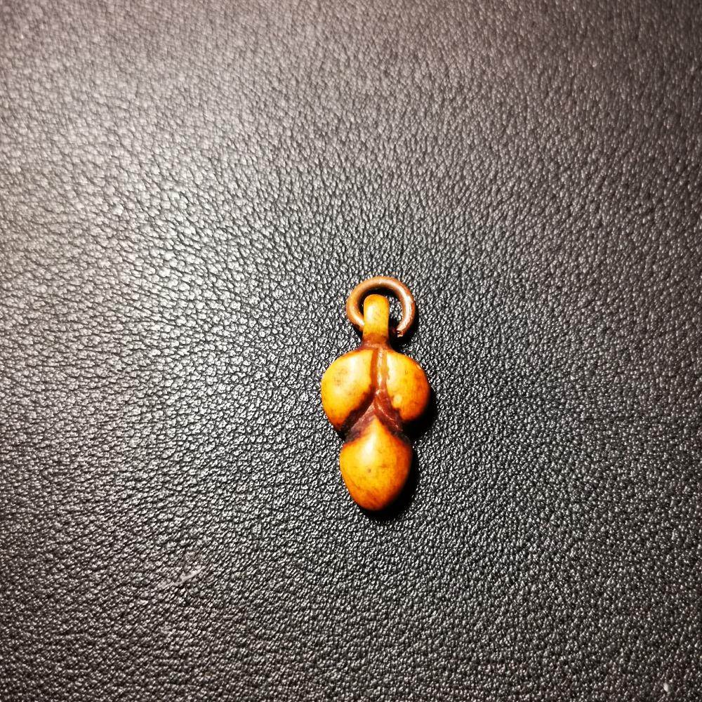 Gandhanra Tibetan Bone Carved Nubro Amulet,Mani Jewel/Wish-Fulfilling Cintamani, Pendant for Mala,Prayer Beads Accessories - Gandhanra-ART