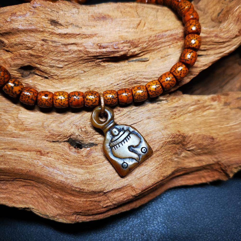 Gandhanra Tibetan Shankha Flower Amulet,Yak Bone Carved Conch Pendant, Bead Counter Clip Pendant for Mala, Prayer Bead Accessories - Gandhanra-ART