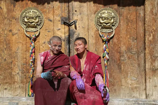 Photography, Another Form of "Zen" ▎Monks Viewing Themselves Through the Lens