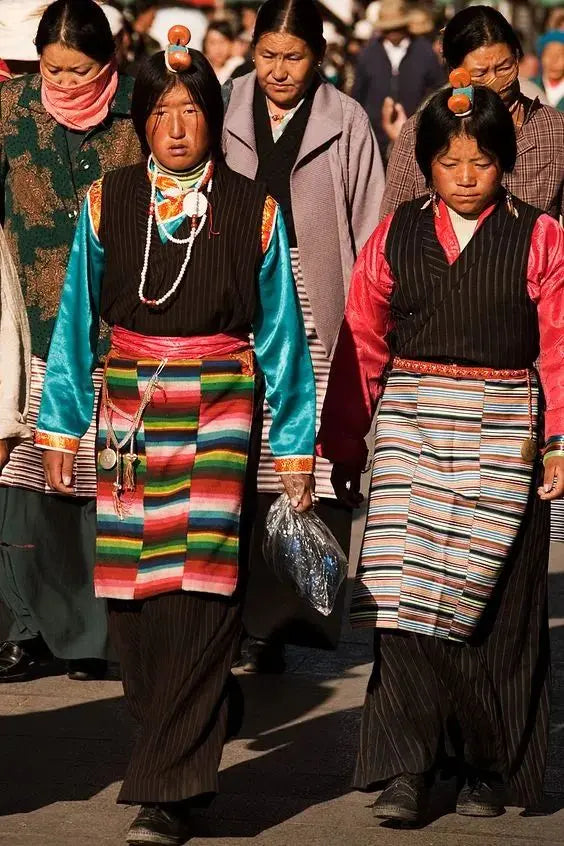 Why do Tibetans love stripes? - Hidden "signature" - Gandhanra-ART