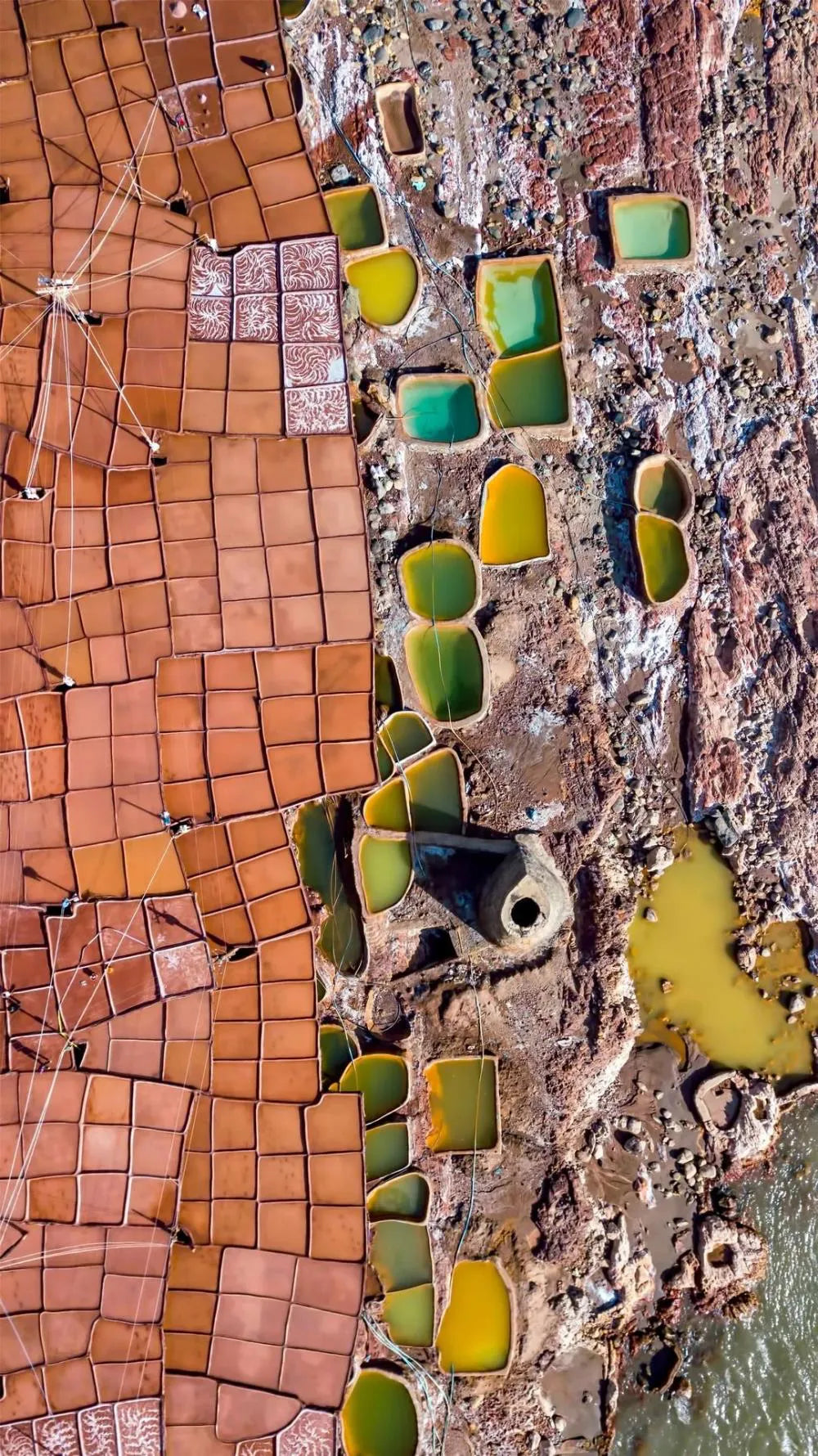 "The eyeshadow palette of nature" ▎Salt flats of Mangkang in Tibet