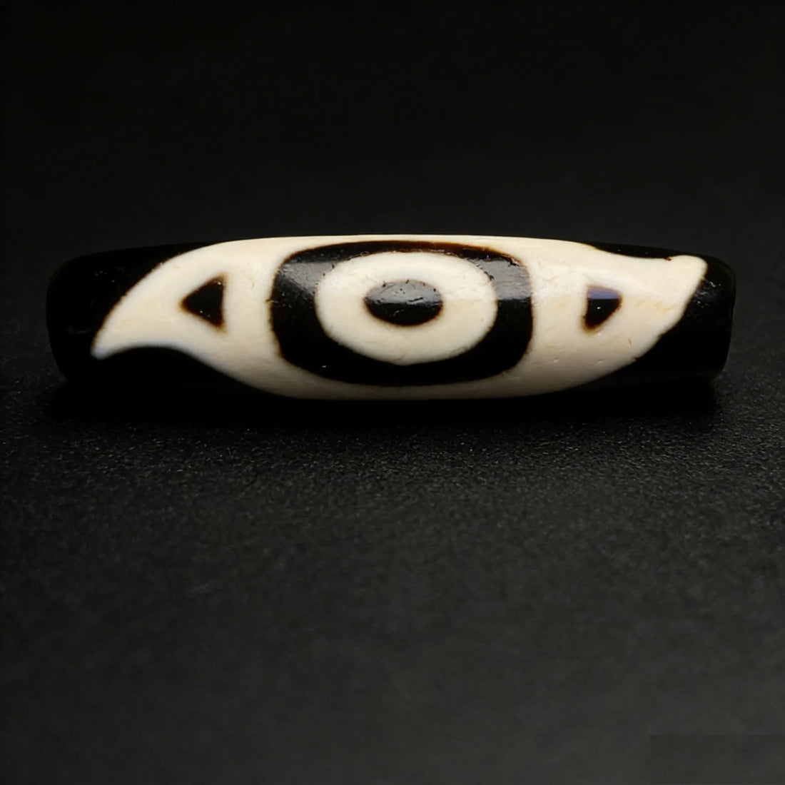 Buddha's Eye Dzi Bead Meaning: Benefits, Symbolism & How to Use