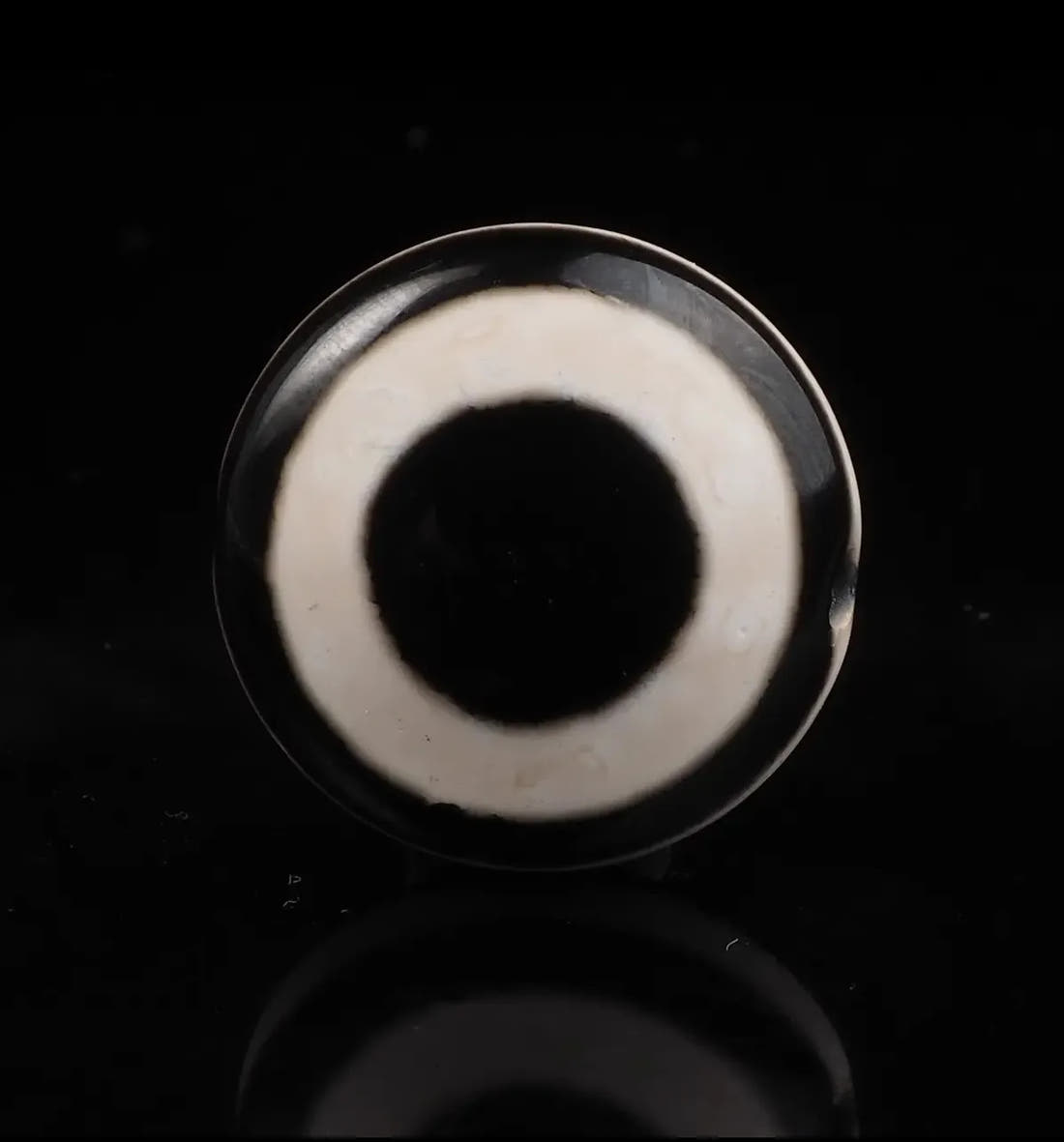 Lukmik Dzi Bead Meaning: Benefits, Symbolism & How to Use