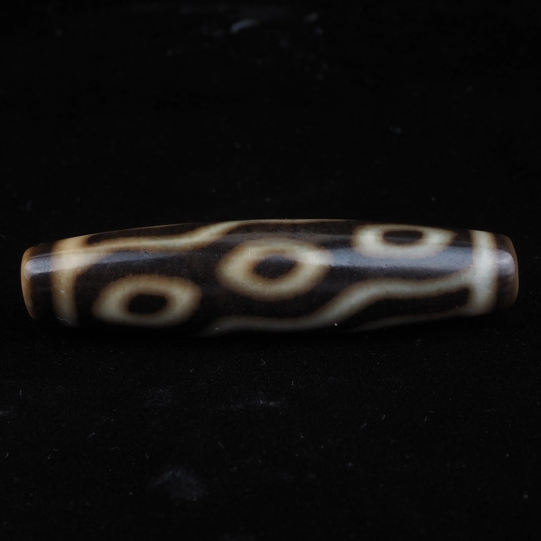 Phoenix 6 eyes Dzi Bead Meaning: Benefits, Symbolism & How to Use
