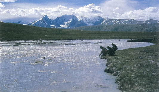 Days of Washing Clothes by the Lhasa River