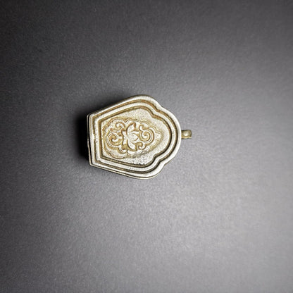 Amulet Pendant,Gau Ghau Shrine, 1.1"×0.98"