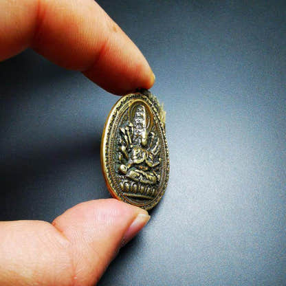 Amulet,Avalokitesvara,Padmapani,Kuanyin Pendant - Tibetan Buddhist amulet, size reference