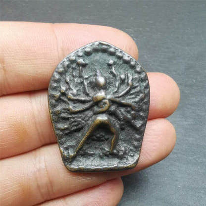 Buddhism Kalacakra-vajra Amulet Badge,60 years old - Tibetan Buddhist amulet, detailed view