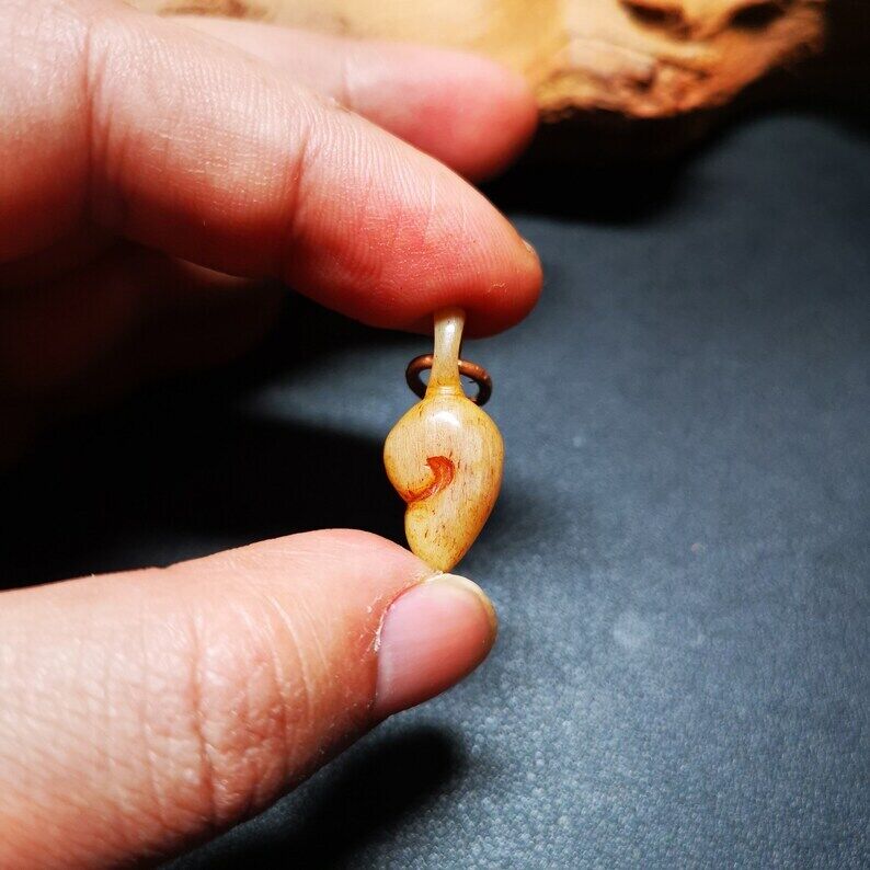 Yak Bone Carved Conch Prayer Bead Pendant,Bead Counter Clip Amulet for Mala