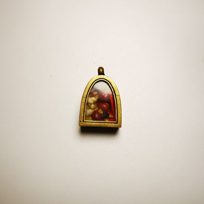 Gau Ghau Shrine, Altar Amulet Pendant