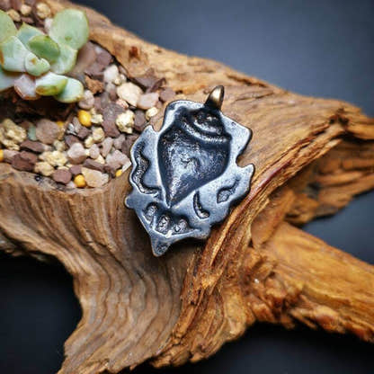 Shankha,Divine Conch Badge,Tibetan Buddhist Amulet Pendant - Tibetan Buddhist amulet, detailed view