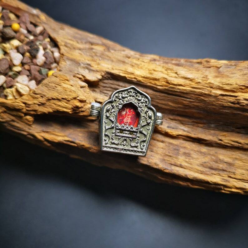 Gau Ghau Shrine, Altar Amulet Pendant