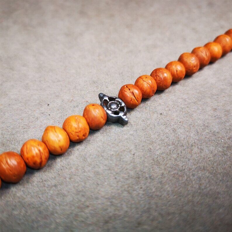 Amulet,Vajra Pendant for Mala,Bag Hanging,0.6" - Tibetan Buddhist mala beads, detailed view