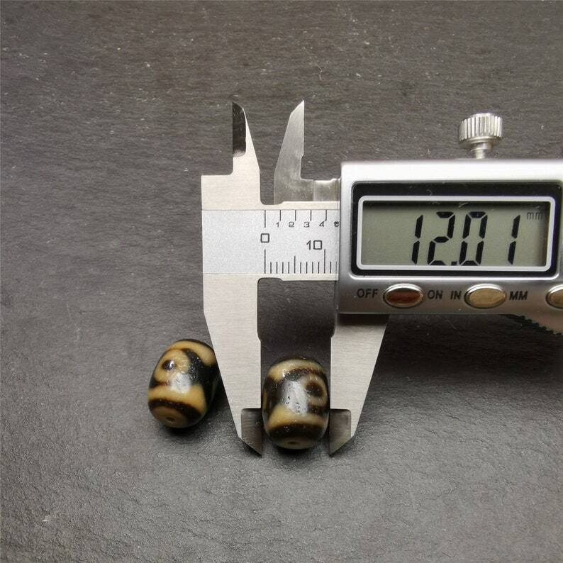 2 Eyes Dzi Spacer Marker Beads 0.47" - Tibetan dzi bead, size reference