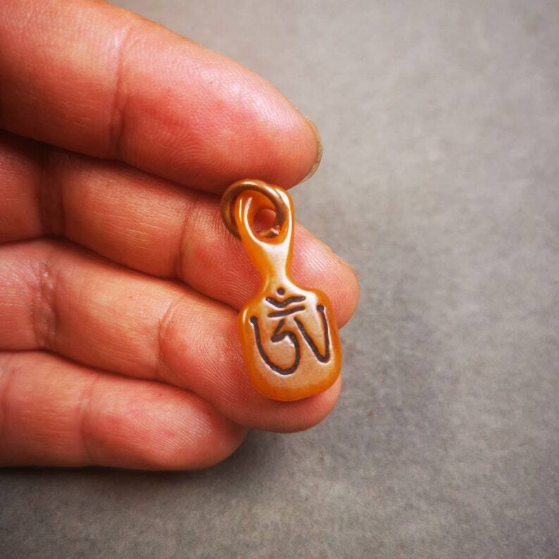 Yak Bone Carved OM Letter Prayer Bead Pendant,Bead Counter Clip Amulet for Mala