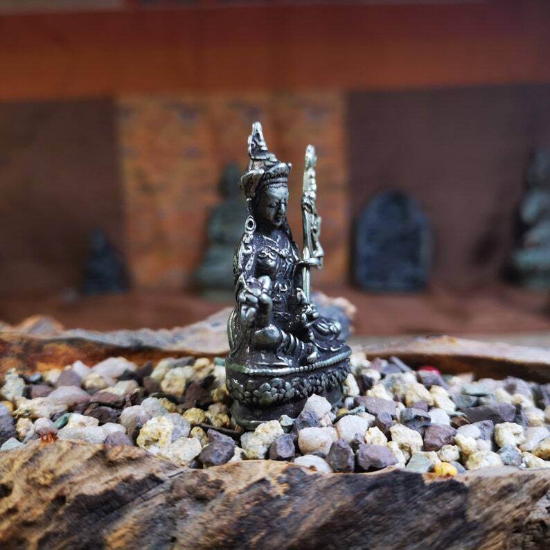 Gandhanra Antique Tibetan Buddha Statue,Padmasambhava,Guru Rinpoche - Tibetan Buddhist statue, detailed view