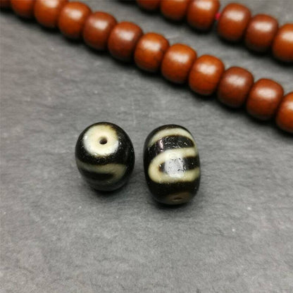 Gandhanra Pair of Tibetan Money Hook Dzi Bead Spacer Marker Beads for Mala Necklace,0.51"