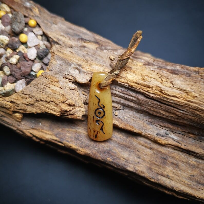 Gandhanra Tibetan Yak Bone Carved Amulet Pendant,Mani Jewel Amulet for Mala,Prayer Beads