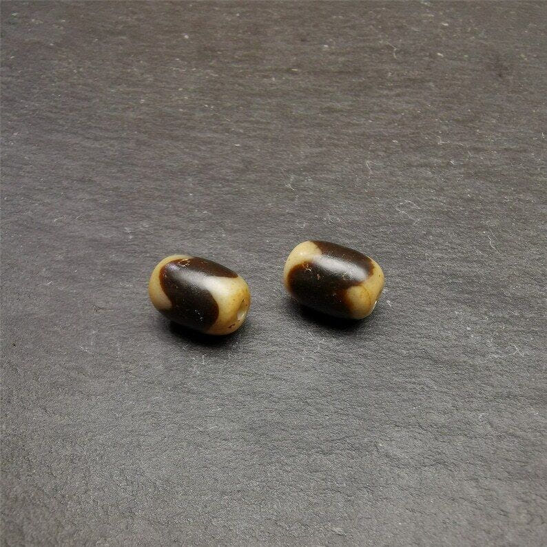 Tiger Tooth Dzi Spacer Marker Beads 0.4" - Tibetan dzi bead, view 7