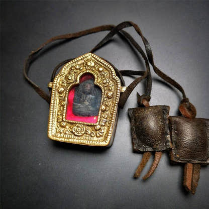 Gau Ghau Shrine of Amitayus, Amitabha,Amulet 2.36" - Tibetan Buddhist amulet, view 4