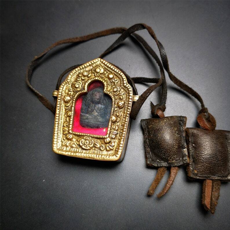 Gau Ghau Shrine of Amitayus, Amitabha,Amulet 2.36" - Tibetan Buddhist amulet, view 4