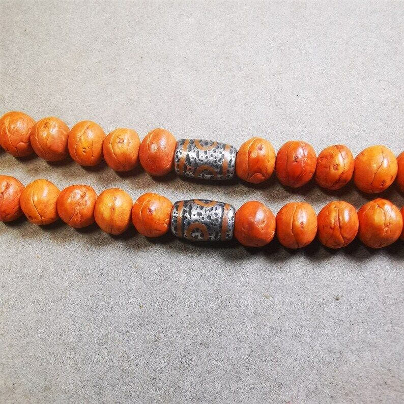 Cold Iron 3 Eyes Dzi Marker Beads 0.47" - Tibetan dzi bead, detailed view