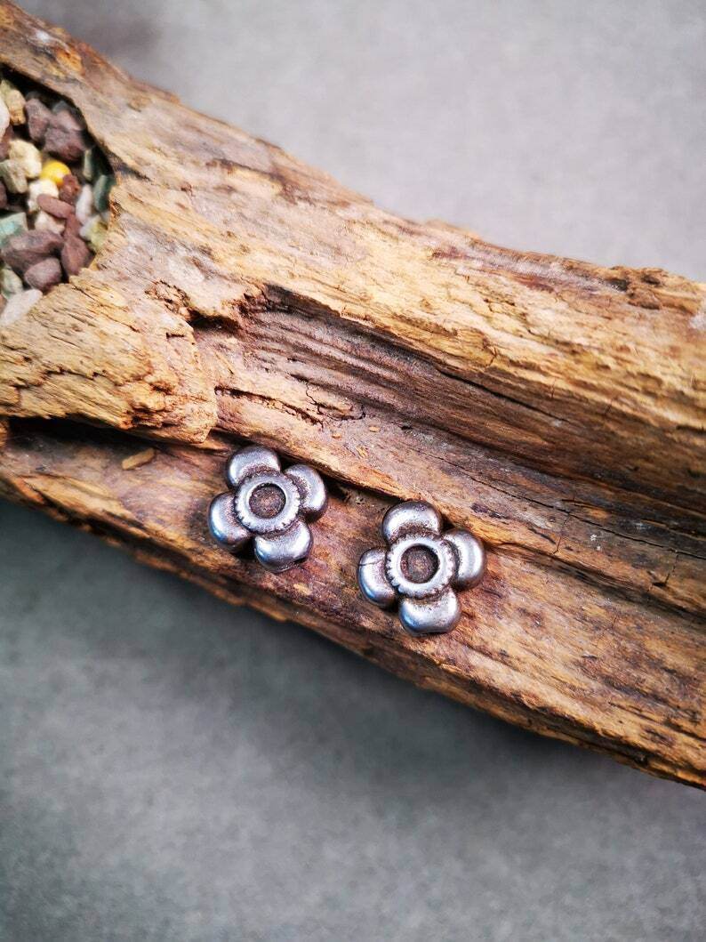 Amulet Pendant,Mini Gesang Flower,Mala Prayer Beads Accessories - Tibetan Buddhist mala beads, front view