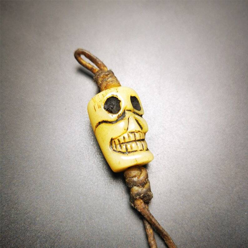 Gandhanra Tibetan Buddhism Amulet,Yak Bone Carved Skull Citipati Pendant