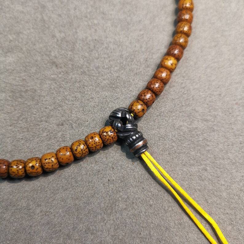 Lucky Knot T-drilled 3-Hole Bead for Prayer Bead,0.8" - Tibetan Buddhist art, front view