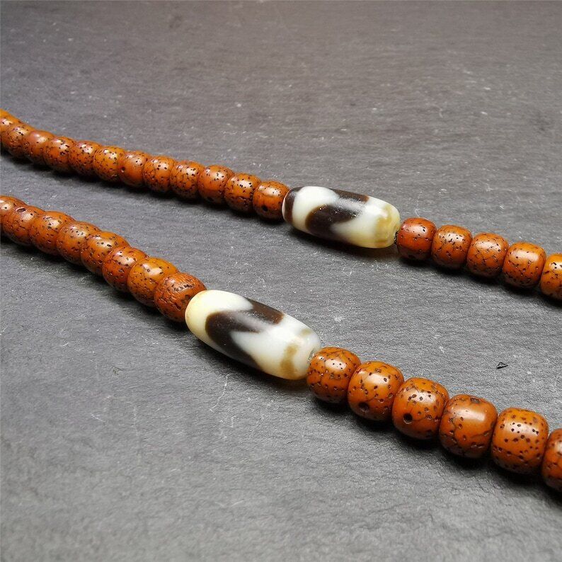 Gandhanra Pair of Tibetan Tiger Tooth Dzi Spacer Marker Beads for Mala,Necklace,0.32"