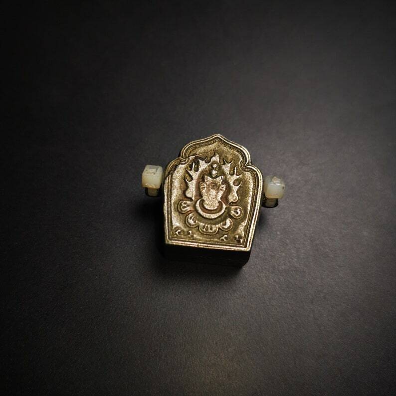 Gau Ghau Shrine, Altar Amulet Pendant