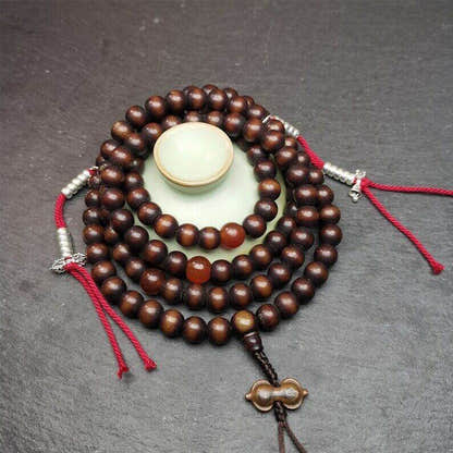 Prayer Beads,9.6mm Bodhi Root Bead Mala - Tibetan Buddhist mala beads, close-up detail